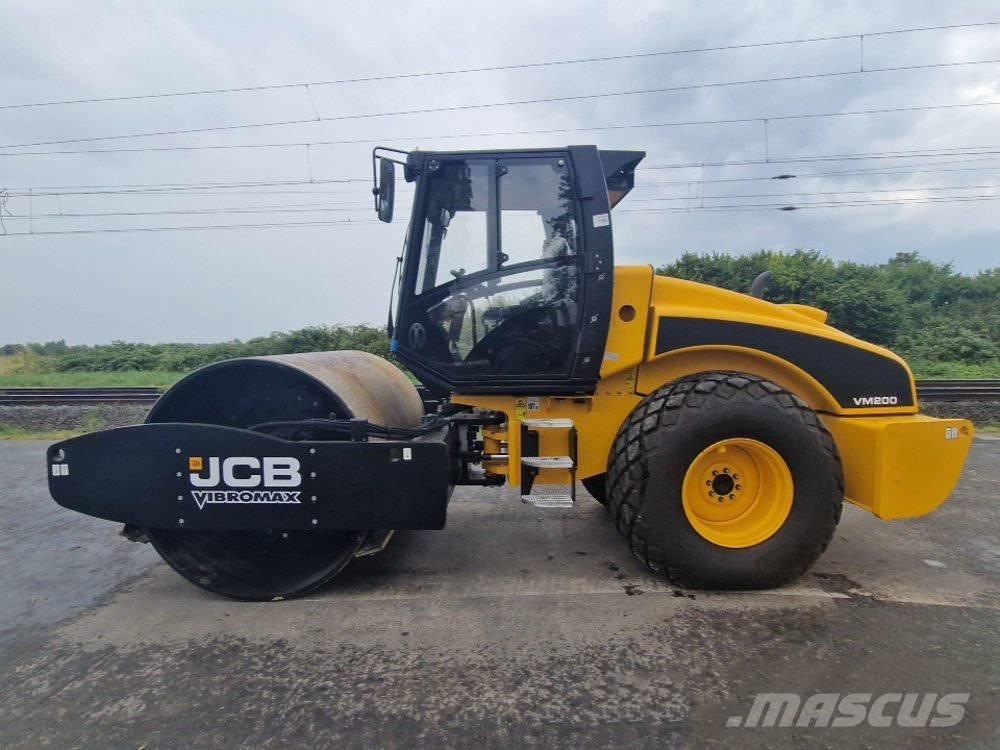 JCB VM 200 D NEW Еднобарабанни ролки
