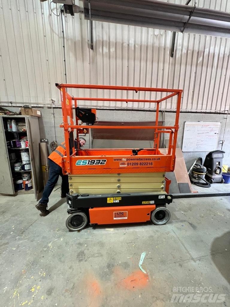 JLG ES 1932 Ножични работни платформи