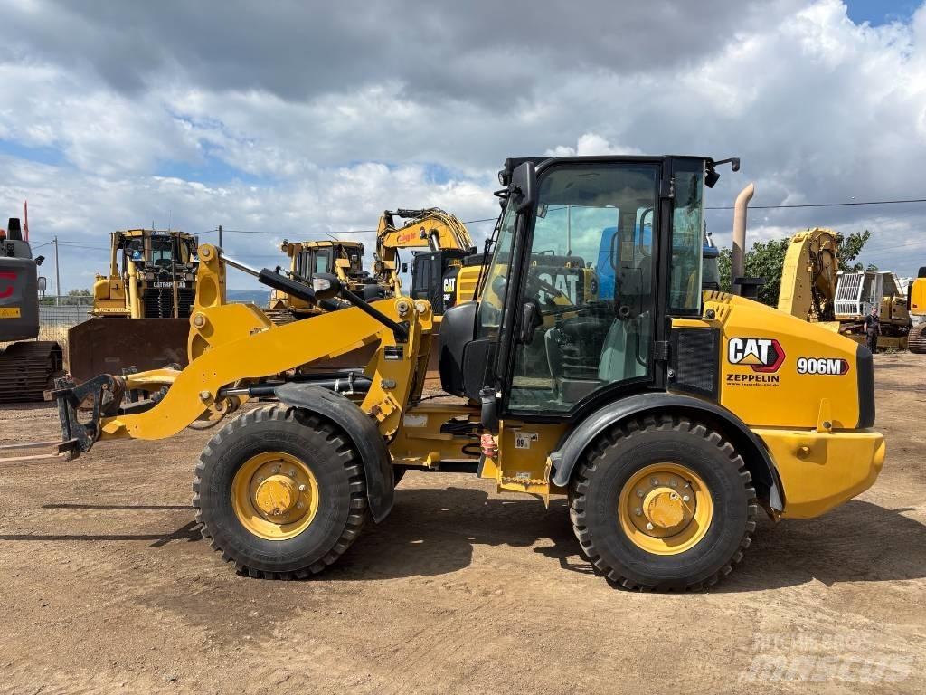 CAT 906 M Колесни товарачи