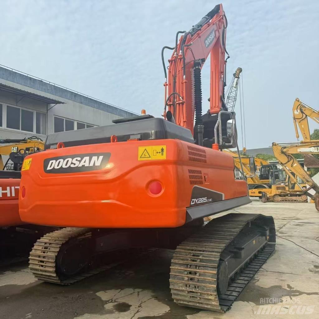 Doosan DX225LC-9C Средни екскаватори 7т - 12т