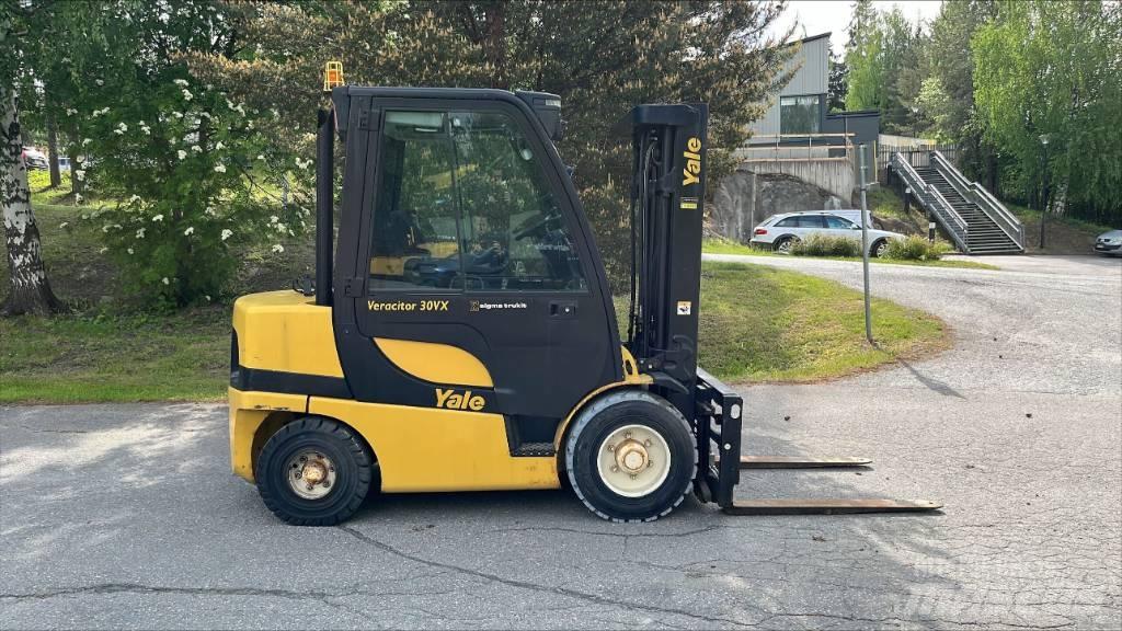 Yale GDP30VX Дизелови камиони