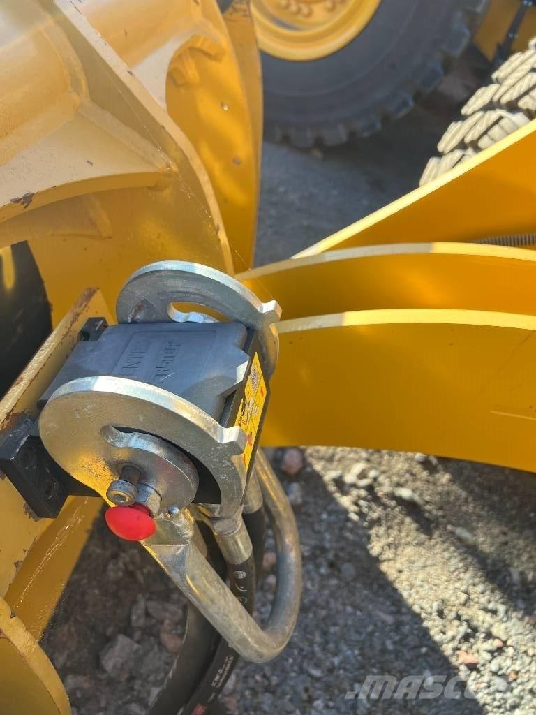 CAT 914 Колесни товарачи