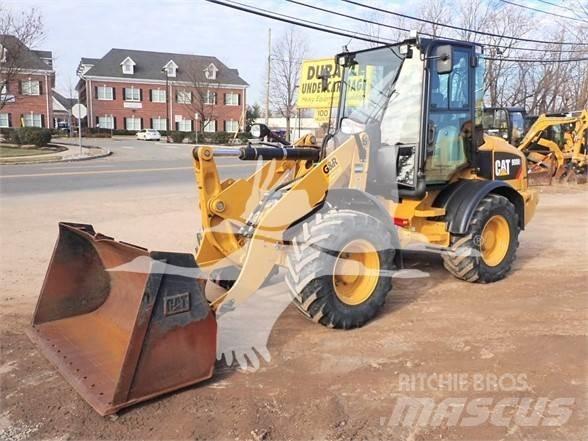 CAT 908H2 Колесни товарачи