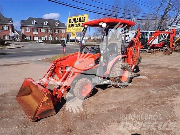 Kubota B26 Товарач със заден ексватор