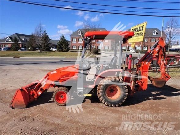 Kubota B26 Товарач със заден ексватор