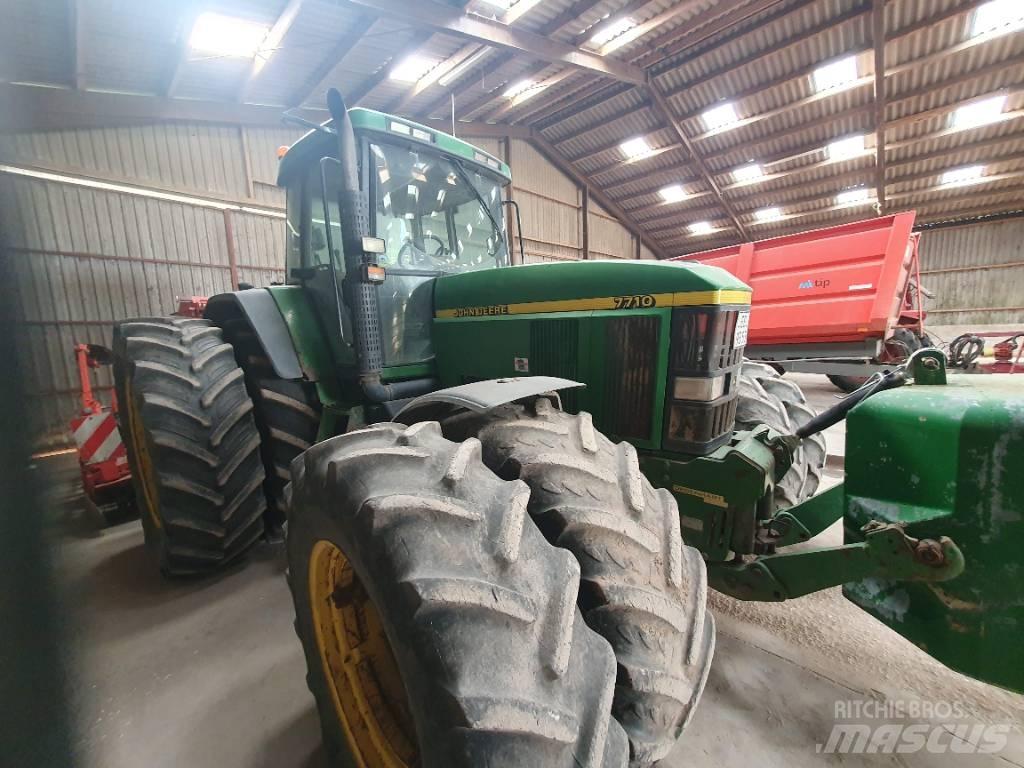 John Deere 7710 Трактори