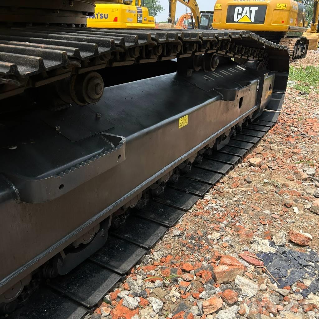 Komatsu 240-8 Верижен екскаватор