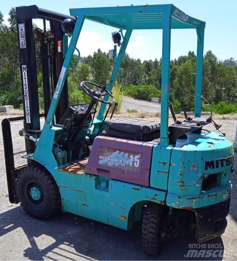 Mitsubishi FG15 Камиони с АГУ