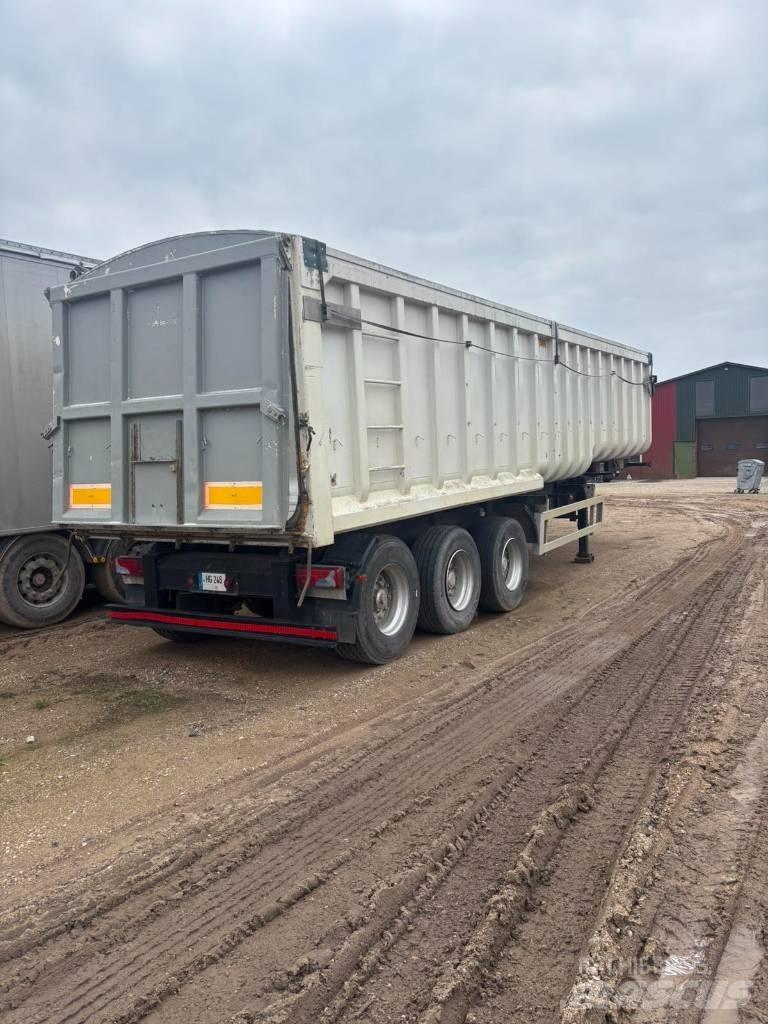 SDC Trailers LTD Брезентови полуремаркета
