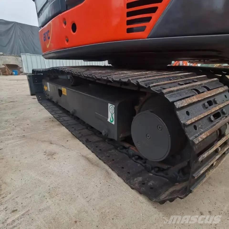 Hitachi ZX60U Мини екскаватори < 7 т