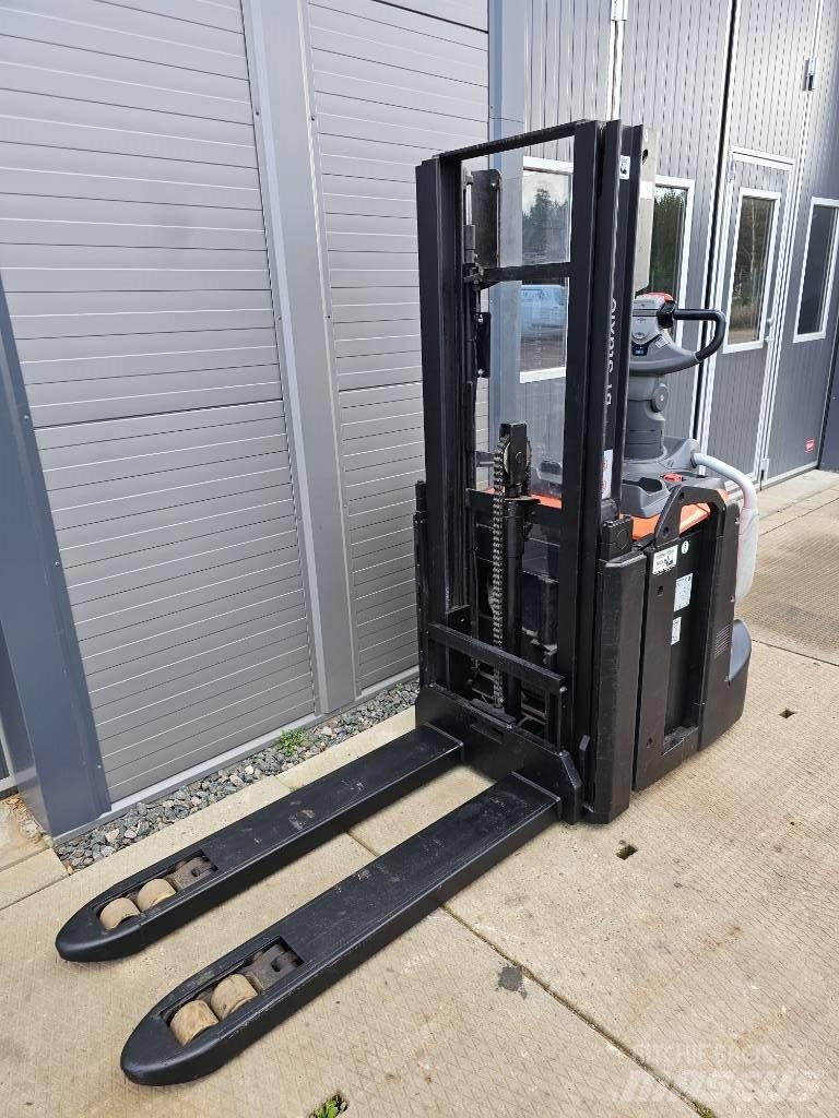 BT SPE 200 D 2500mm Колички високоповдигачи с теглич