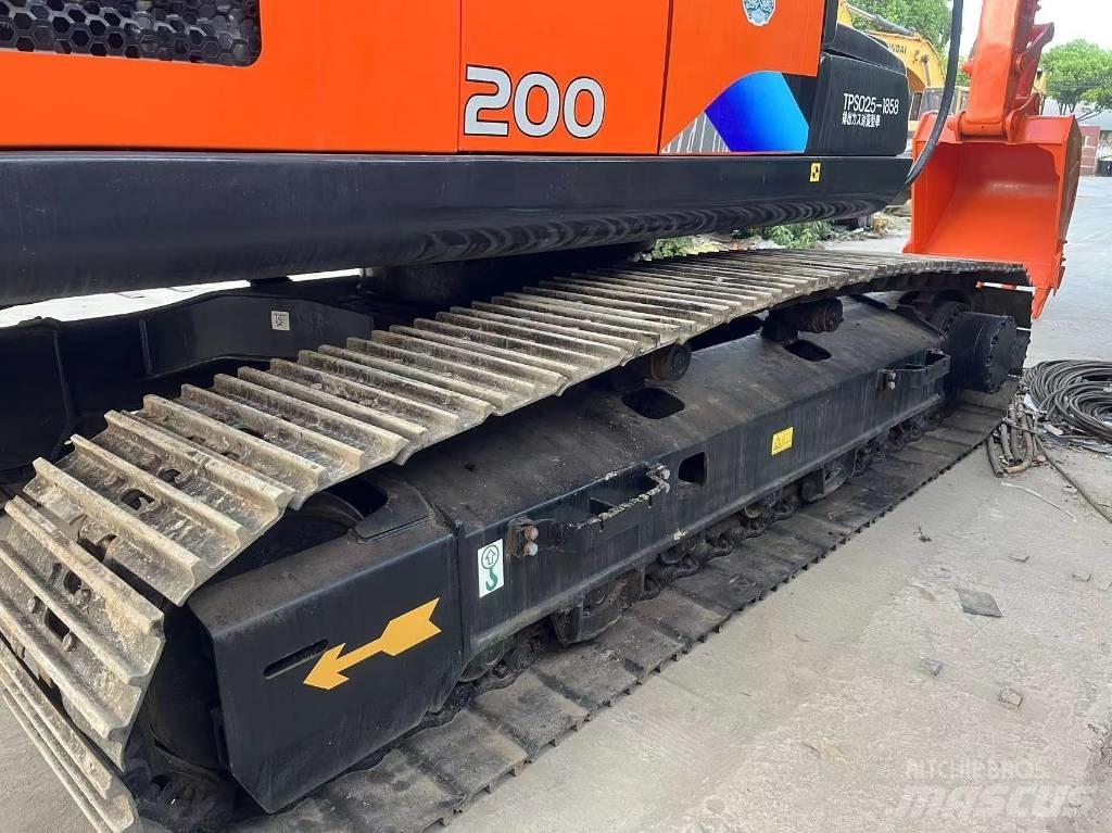 Hitachi ZX 200 Верижен екскаватор