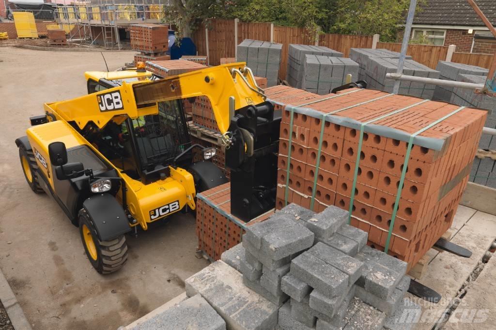 JCB 525-60 Телескопични товарачи