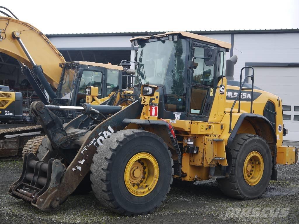 Hyundai HL955A Колесни товарачи