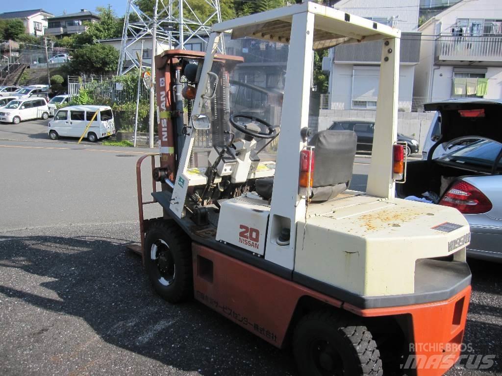 Nissan PH02A20 Вилични кари-повдигачи - други