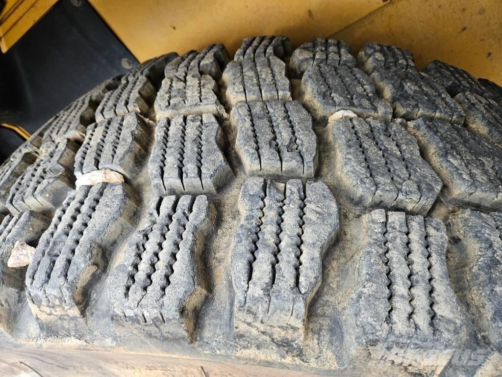 CAT 930 K Колесни товарачи