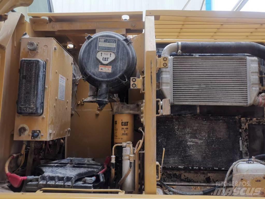 CAT 320 C Верижен екскаватор