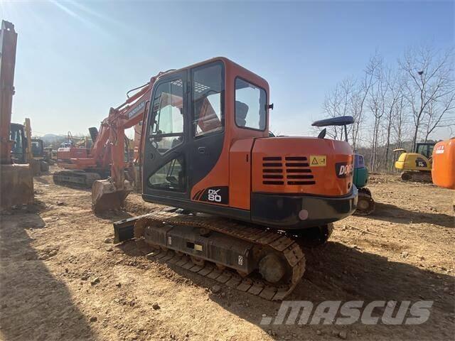 Doosan DX80 Средни екскаватори 7т - 12т