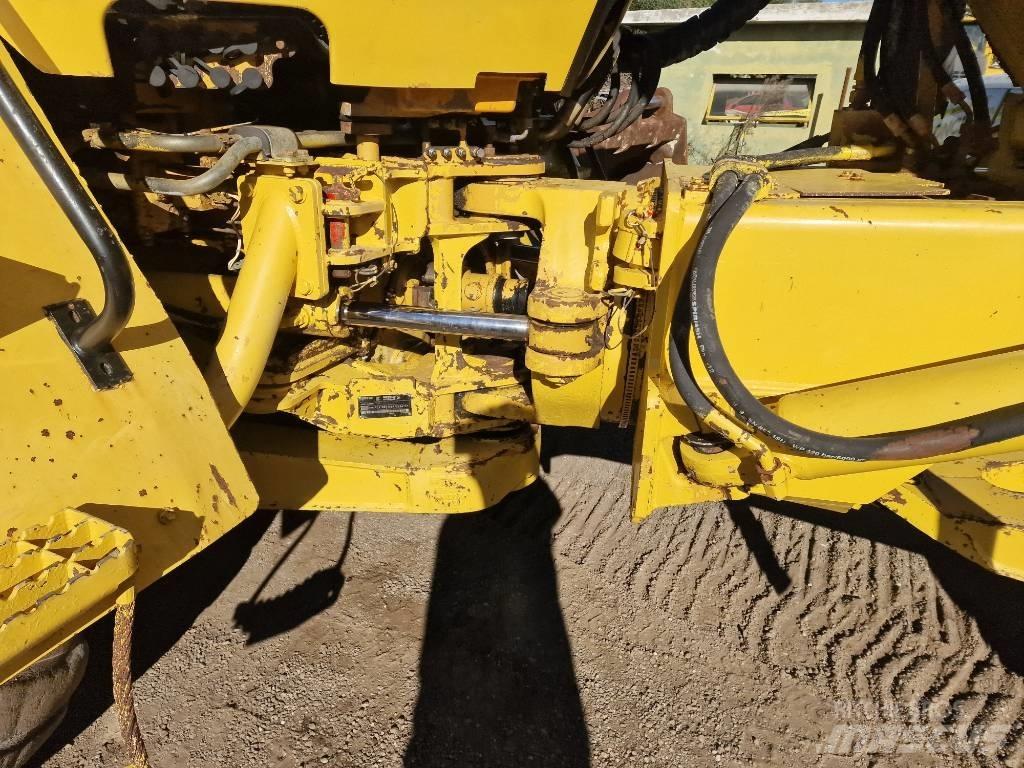 CAT 725 Дъмпери/моторни превозни средства