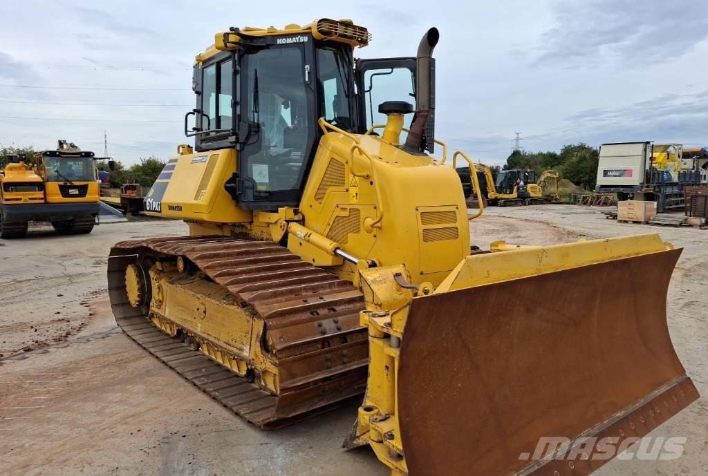 Komatsu D61PXI-24E0 Верижни булдозери
