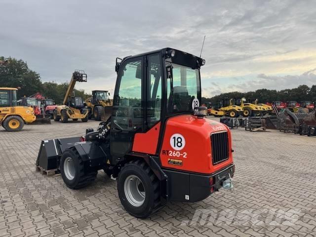 Kubota RT 260-2 Колесни товарачи