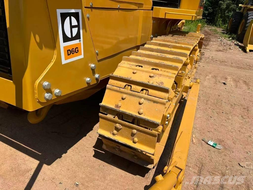 CAT D6G Верижни булдозери
