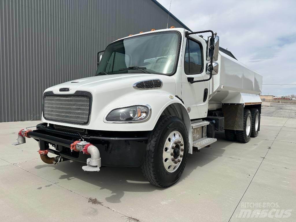Freightliner M2 Цистерни за вода
