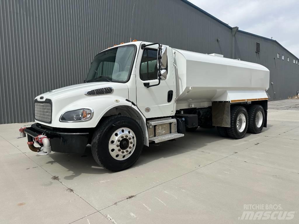 Freightliner M2 Цистерни за вода
