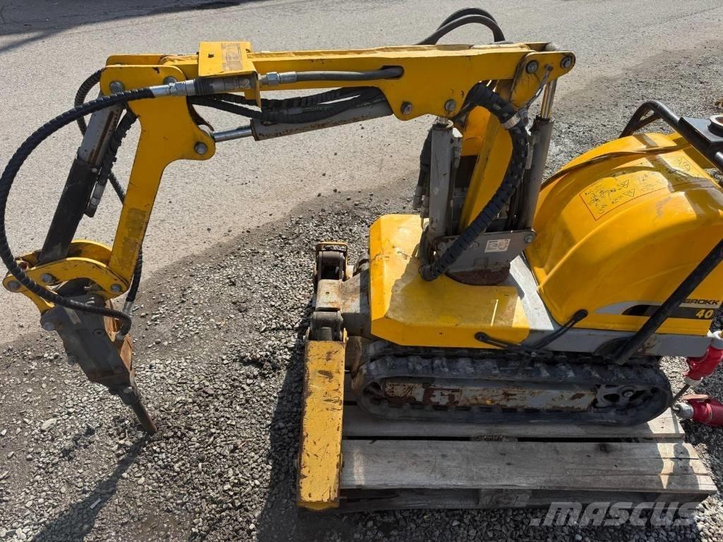 Brokk 40 Багери за разрушаване
