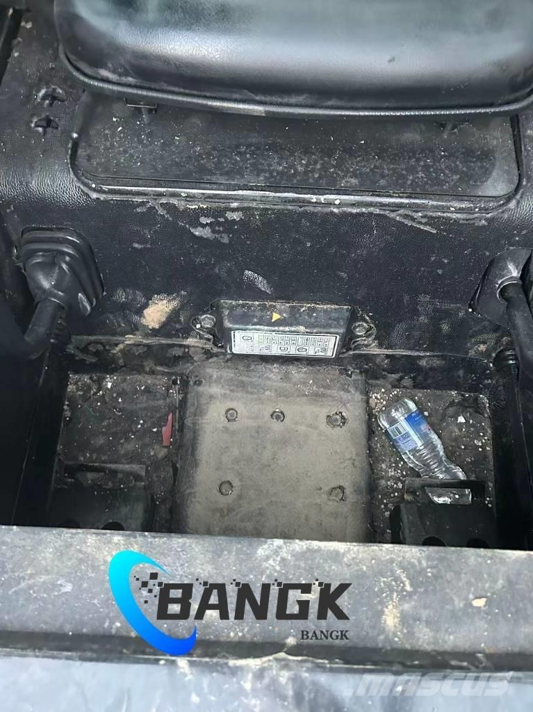  EARTHFORCE S300 Многофункционални товарачи