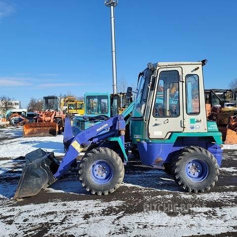 Komatsu WA30-5E0 Колесни товарачи