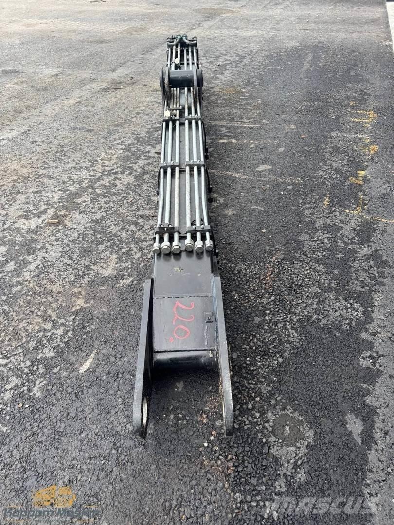 Komatsu 130F Претоварващи кранове