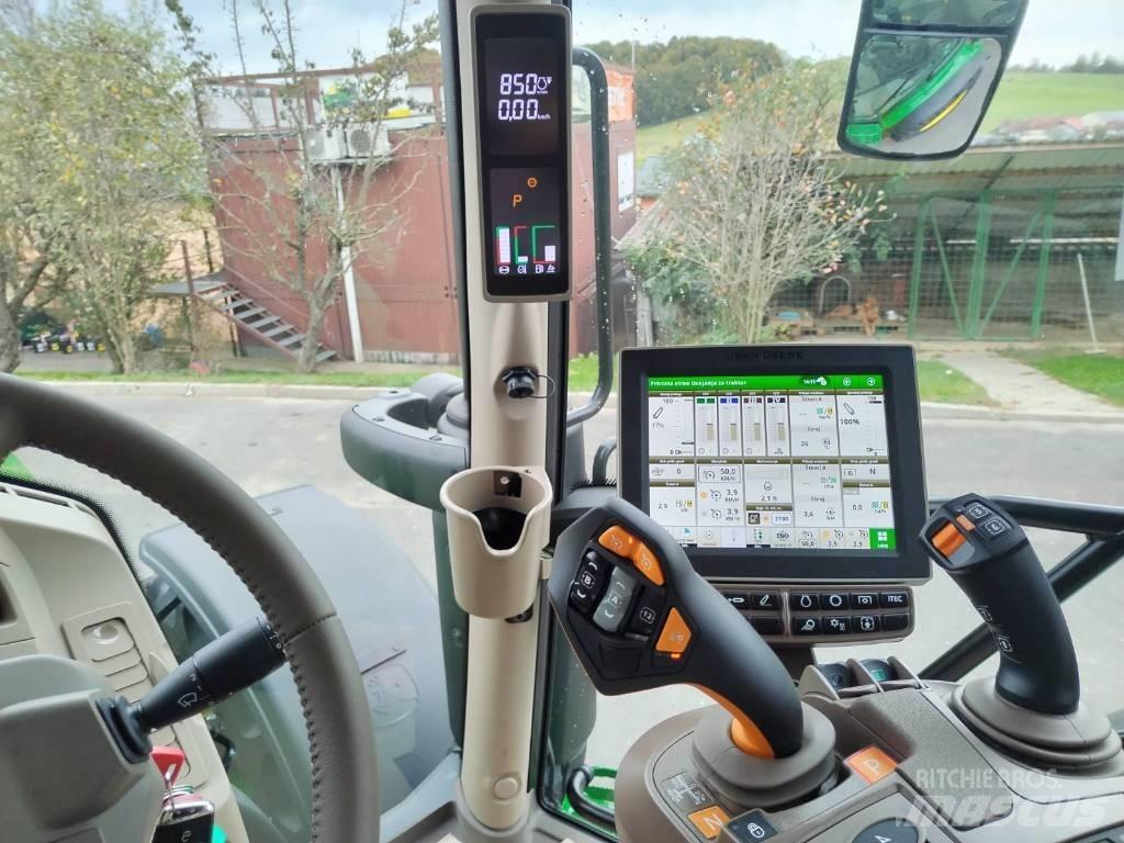 John Deere 6R 130 Трактори