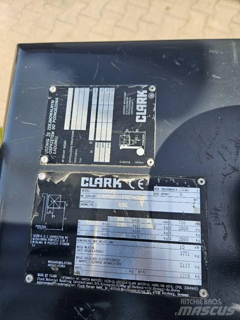 Clark EPX32i Електрически вилични кари-повдигачи