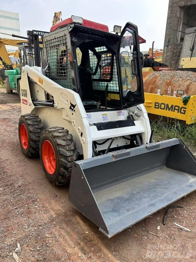 Bobcat S 130 Мини товарачи

