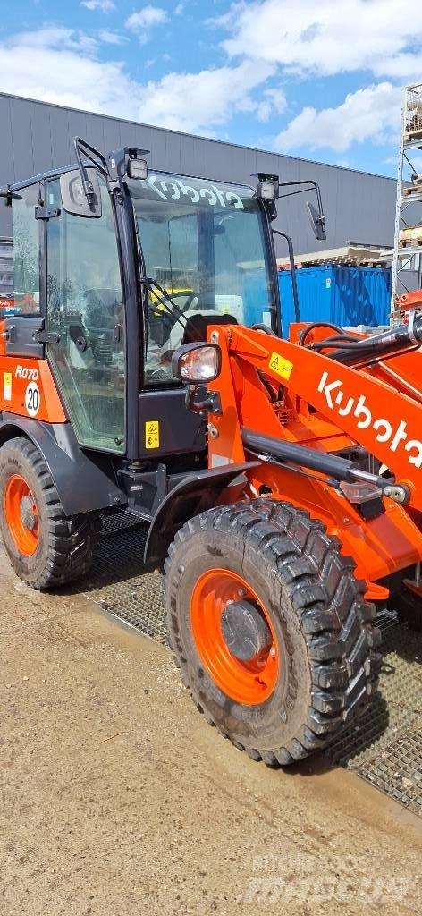 Kubota R 070 Колесни товарачи