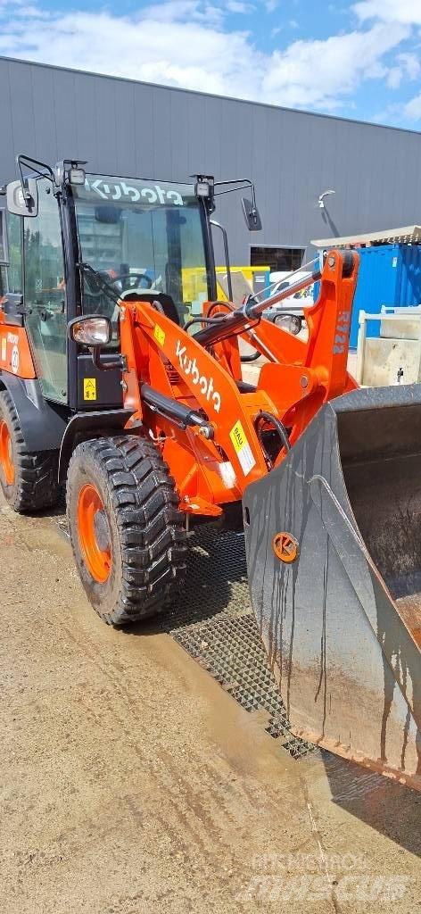 Kubota R 070 Колесни товарачи
