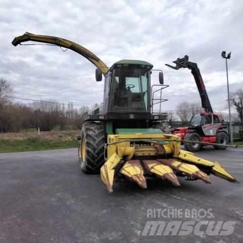 John Deere 6610 Самоходни фуражири