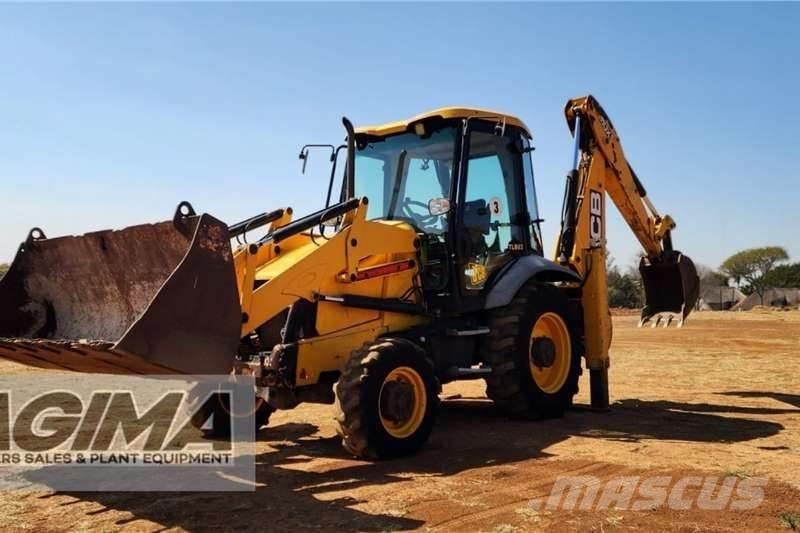 JCB 3CX Товарач със заден ексватор