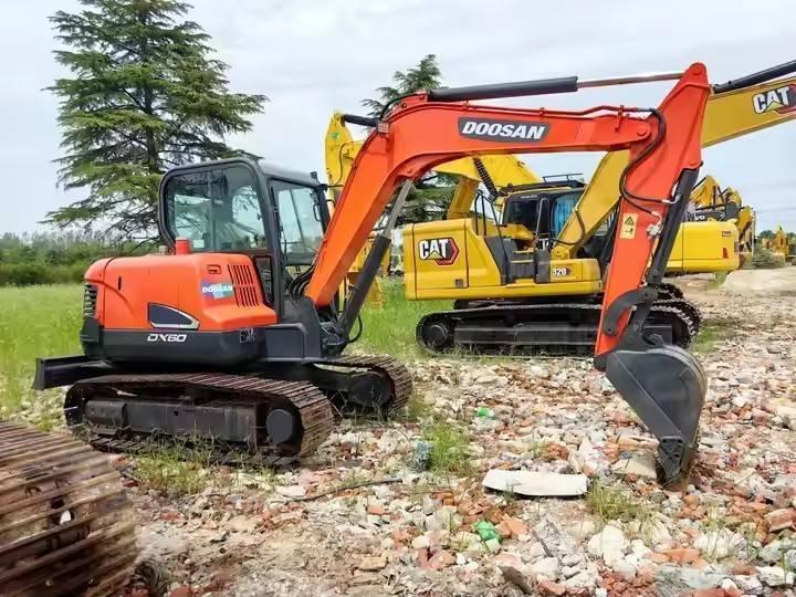Doosan DX 60 Верижен екскаватор