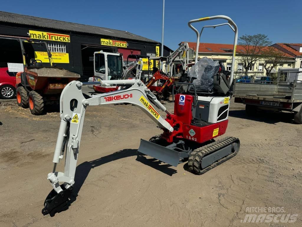 Takeuchi TB 210 R Мини екскаватори < 7 т