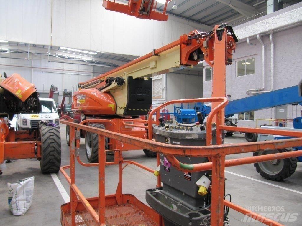 JLG 1250 AJP Съчленени стрелови подемници