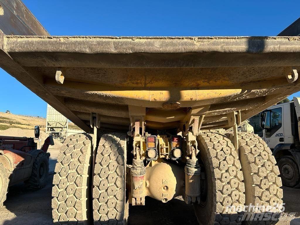 CAT 769 D Твърди самосвали
