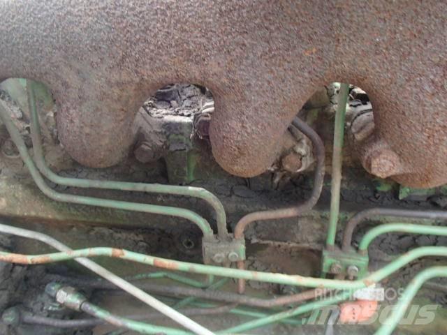 John Deere 4420 Комбайни