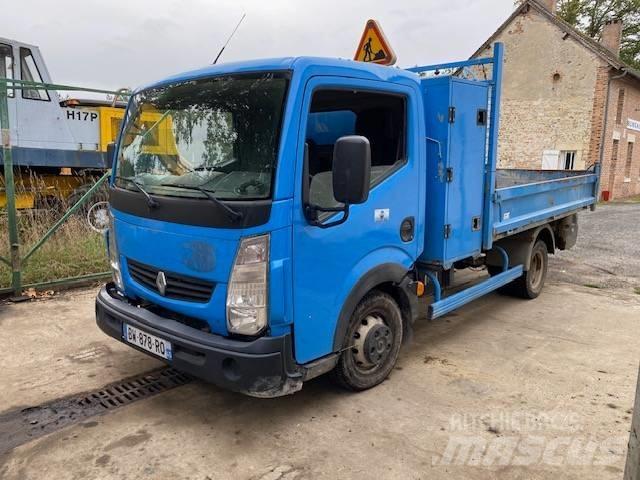 Renault Maxity Пикапи