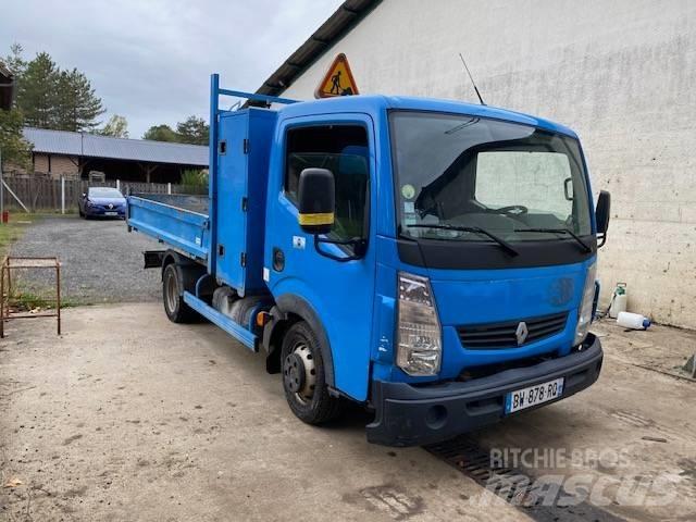 Renault Maxity Пикапи