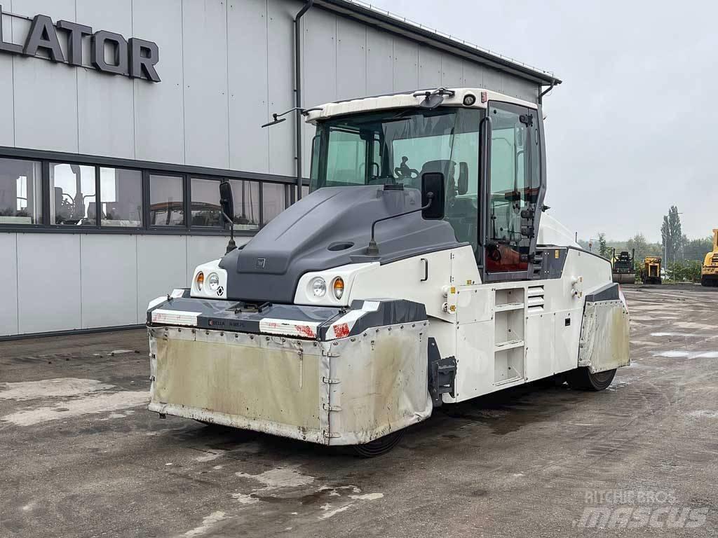 Hamm HP 280 i Пневматични гумени  ролки
