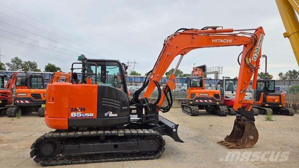 Hitachi ZX 85 US-6 Средни екскаватори 7т - 12т