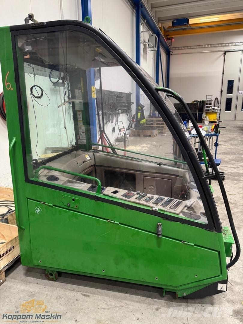 John Deere 1470D Кабина