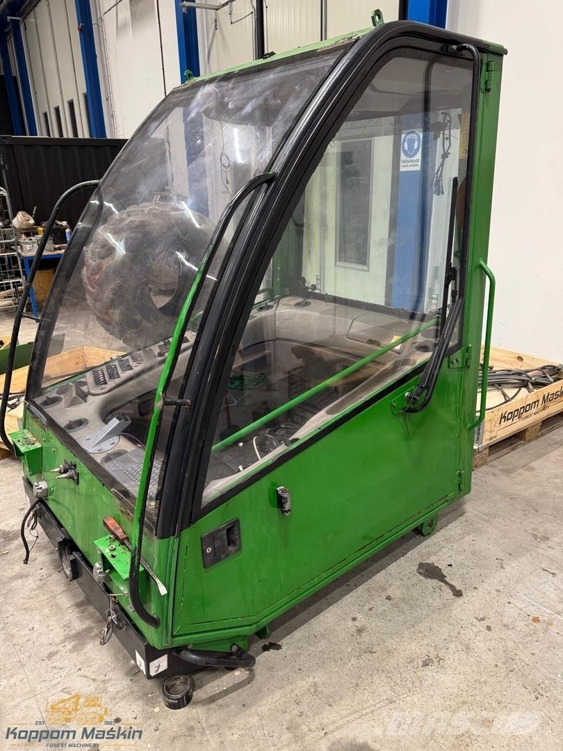 John Deere 1470D Кабина